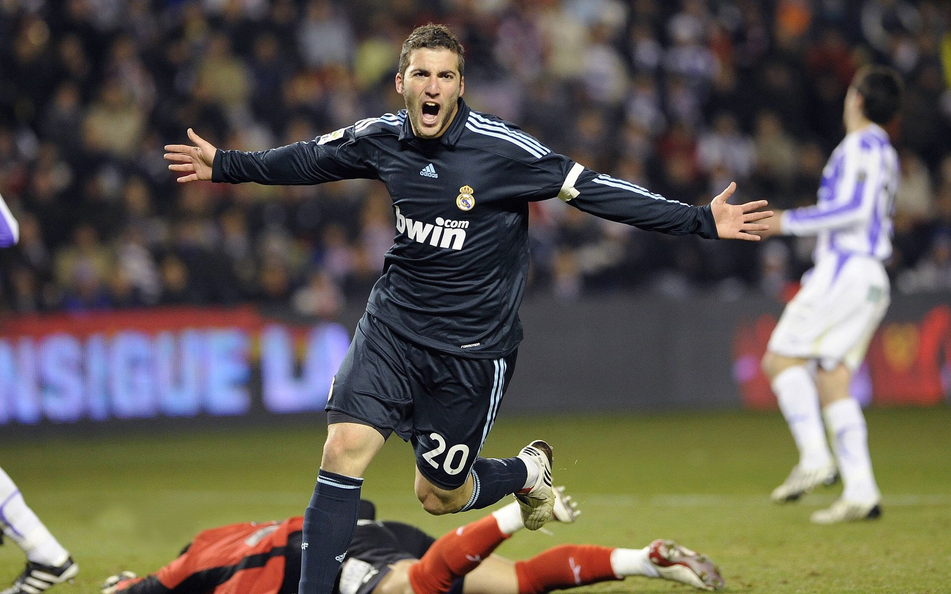 爱游戏ayx官网-法甲新秀崭露头角：未来巨星再度崛起！，法甲现役十大球星